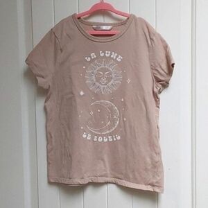 3/$25 Urban kids beige T-shirt short sleeve beige sun moon theme  Medium